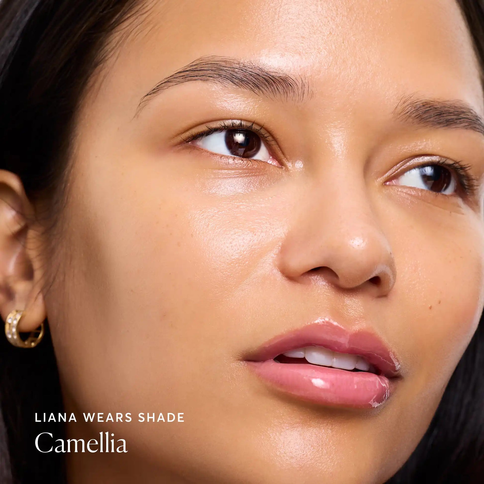 phyto-glow-lip-balm-camellia-l3 NATR-60075-Alt-Images-Phyto-Glow-Lip-Balm-Camellia-04.webp